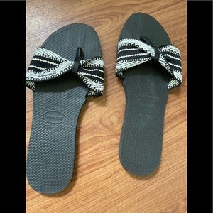 Brand new!🩴Haviaanas black flip flops, new, never worn